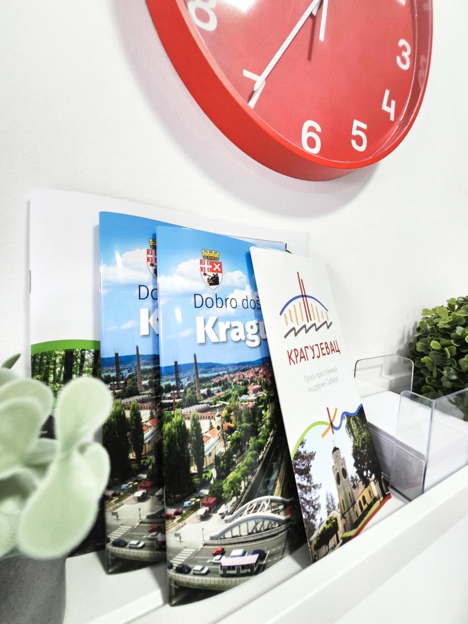 Oota Soko With Parking Garage Apartment Kragujevac Room photo